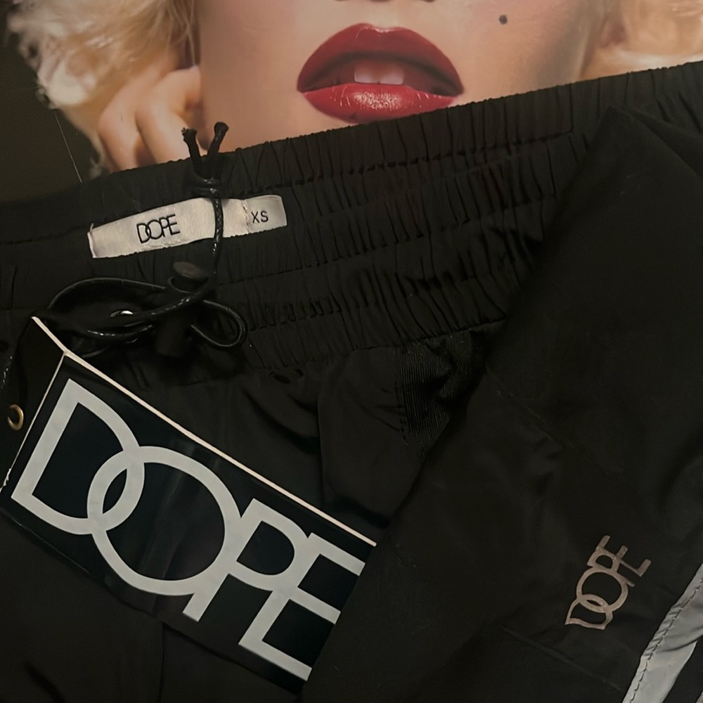 🦵🏻 🖤 🏃🏼‍♀️ • 💎 DOPE x Run It… Vibes 💎•🦵🏻 🖤 🏃🏼‍♀️